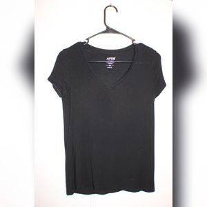 Apt. 9 simple black Vneck tee-shirt